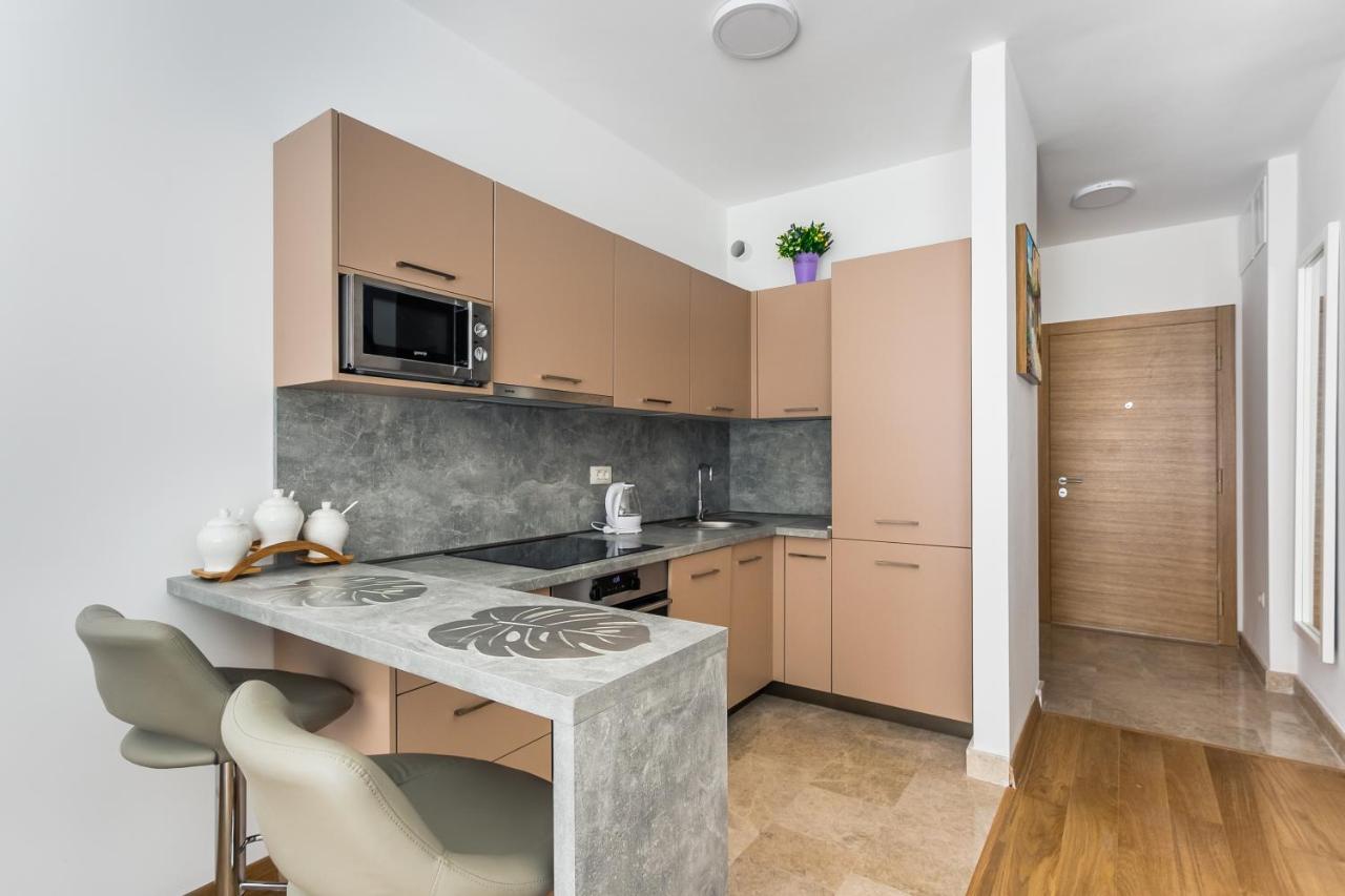 Apartments Lm Residence Rafailovici Ngoại thất bức ảnh