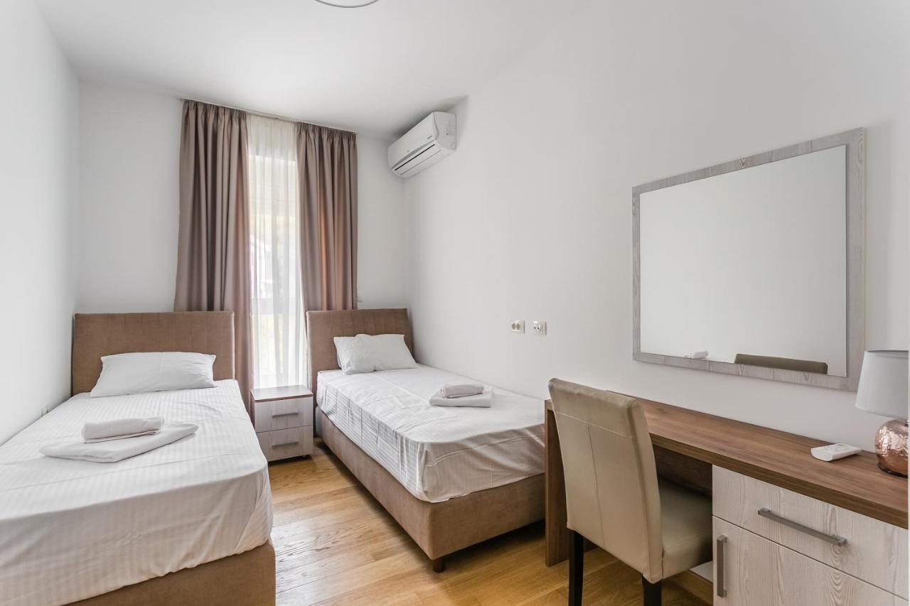 Apartments Lm Residence Rafailovici Ngoại thất bức ảnh
