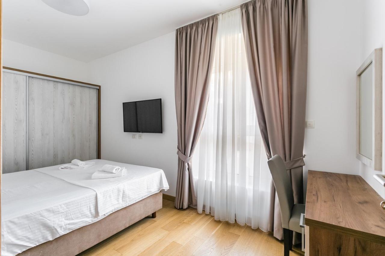 Apartments Lm Residence Rafailovici Ngoại thất bức ảnh