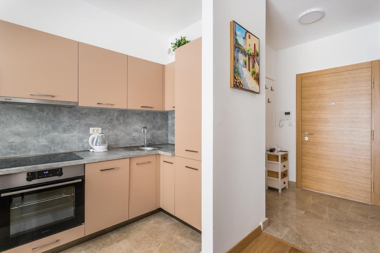 Apartments Lm Residence Rafailovici Ngoại thất bức ảnh